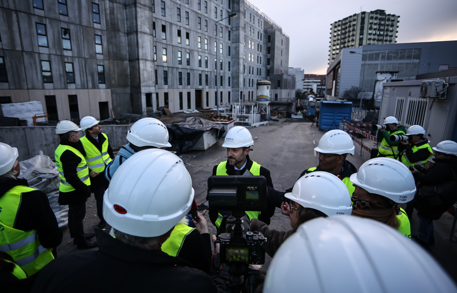 Thumbnail da galeria Pau de Fileira da Residência Universitária